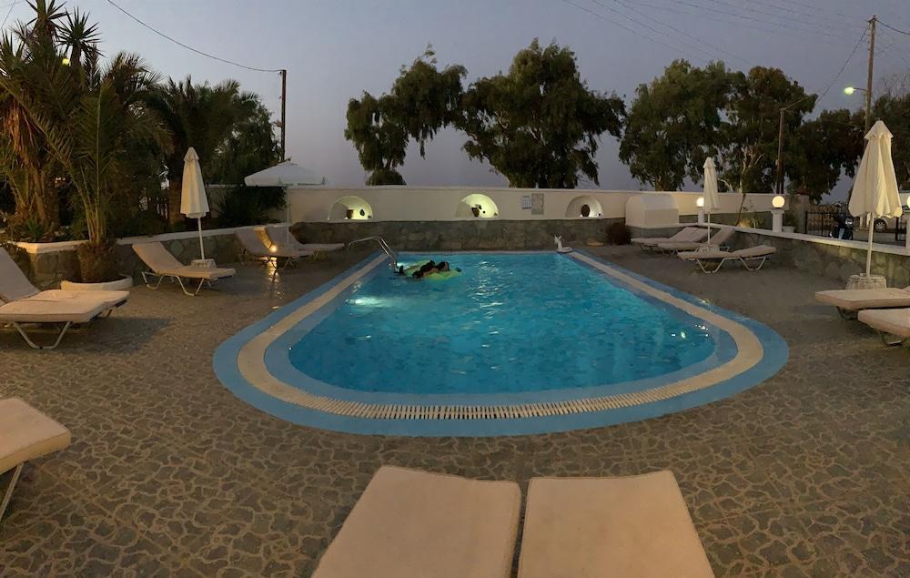 Ilios 2* Fira (Santorini)